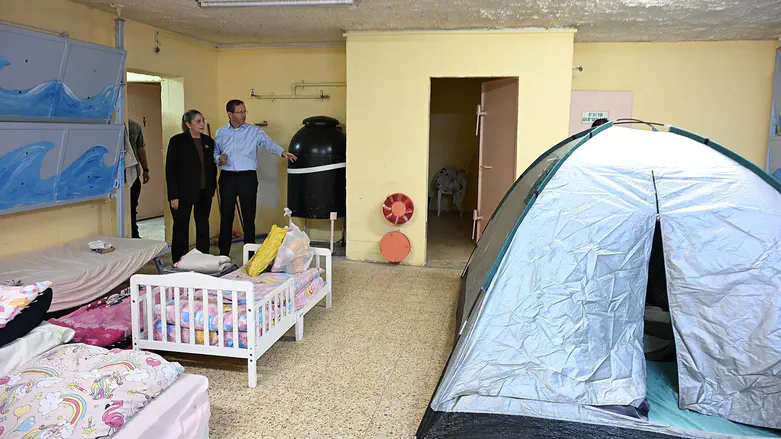 Watch: Pres. Herzog visits shelter in northern Israel
