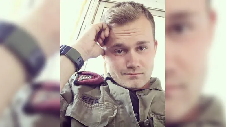 Soldier stopped on main highway to help drivers and was run over