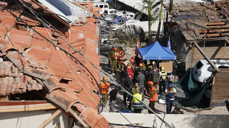 ‘The ceiling entirely collapsed’: 11 injured at impact site in Be’er Sheva