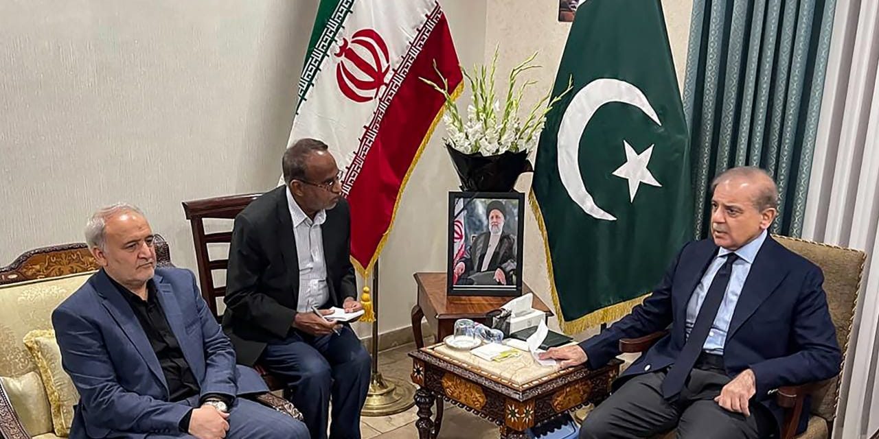 Pakistan delivers US proposal to Iran as venue for talks remains undecided
