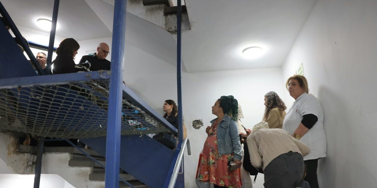 Life in the stairwell: A Jerusalem war diary – comment