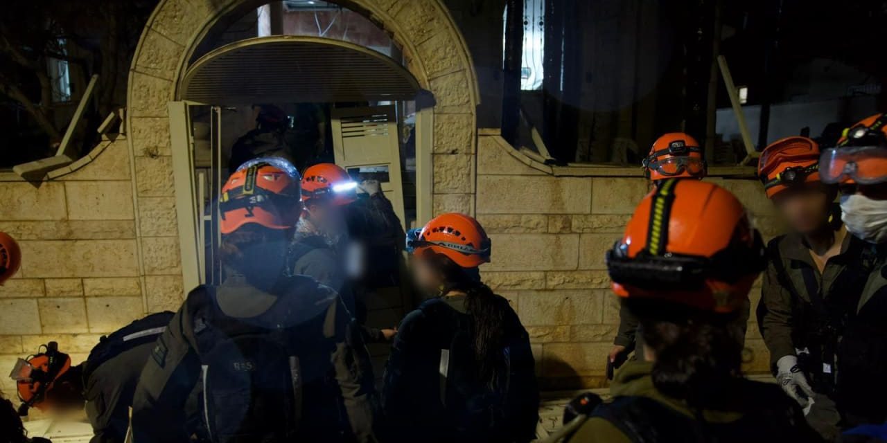 Dimona residents report repeated runs to shelter during Iranian missile attack