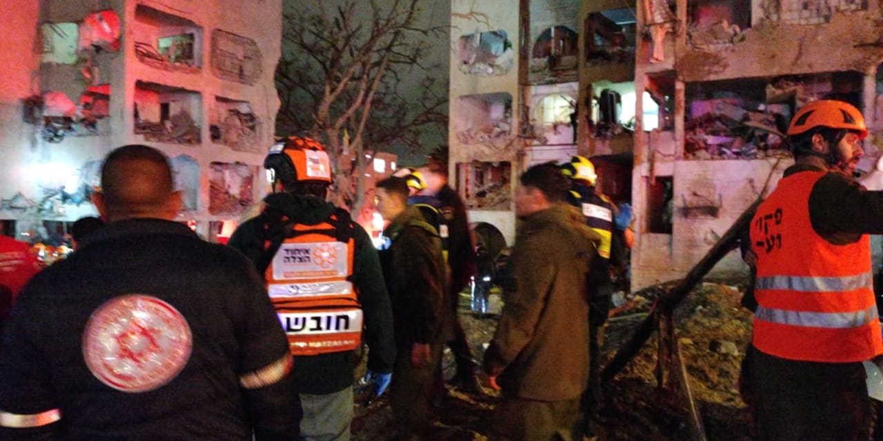 At least 75 wounded, 10 in serious condition after Iranian missile strikes Arad building