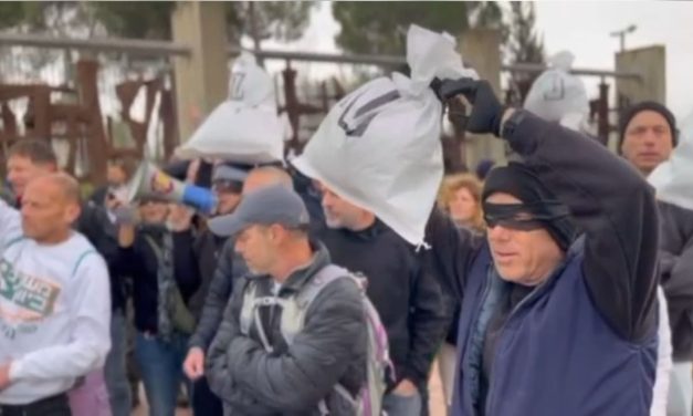 Protesters block Knesset entrance following approval of 2026 state budget