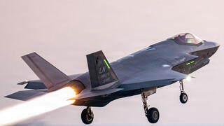 US F-35 fighter jet hit by Iranian fire, makes emergency landing