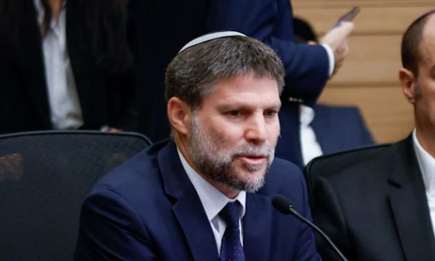 Knesset passes first reading of Unpaid Leave Law