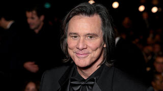 What happened to Jim Carrey’s face? A plastic surgeon explains