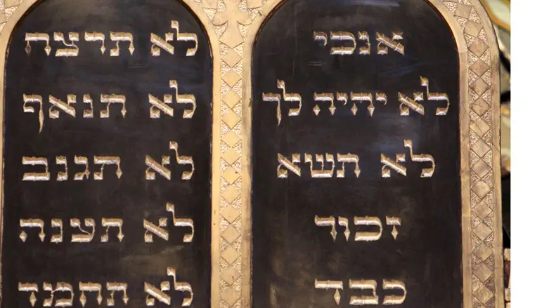 Court clears Texas law mandating Ten Commandments in schools