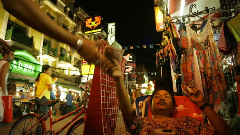 Thailand: Jews to be deported after waving ‘Moshiach’ flag