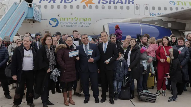 Medinat Yisrael is a Torah Commandment!