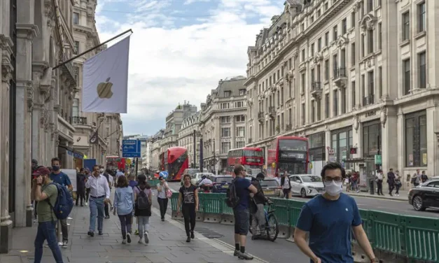 Police investigate attempted arson attack at north London synagogue