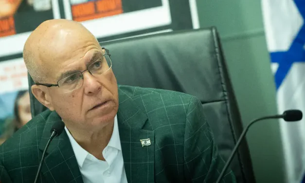 After criticizing Donald Trump, Zvika Foghel apologizes