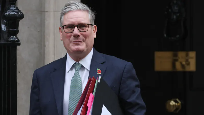 Starmer pledges move against IRGC amid surge in antisemitic attacks