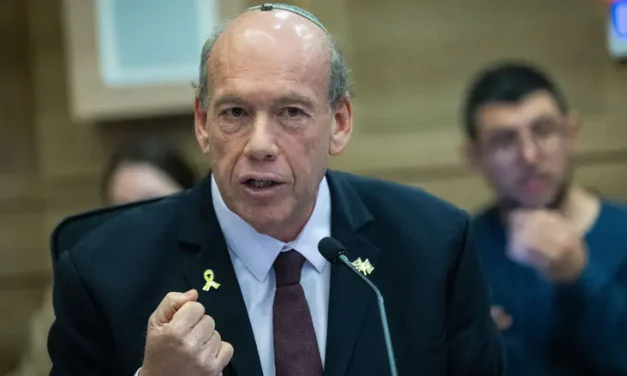 State comptroller releases scathing report on aviation failures