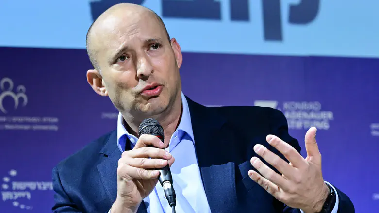 Bennett-Eisenkot alliance could overtake Likud, poll finds