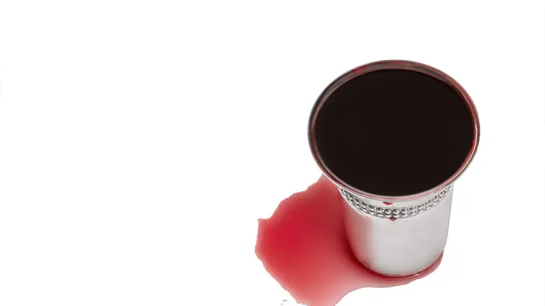 UK Chief Rabbi’s Pesach Message: “A kippah and a Kiddush cup.”