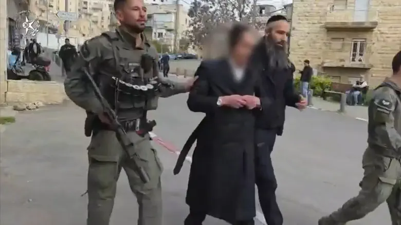 Violent clashes break out at Jerusalem Draft Office