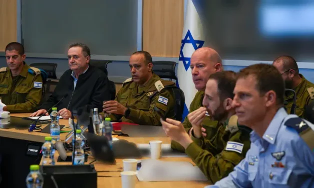 Defense Minister warns: We’ll collapse Iran’s national infrastructure