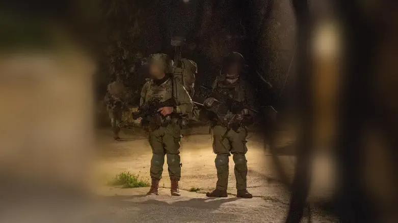 Paratroopers expand ground operations in southern Lebanon