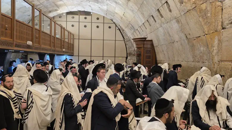 Western Wall reopens after 40 days of restrictions