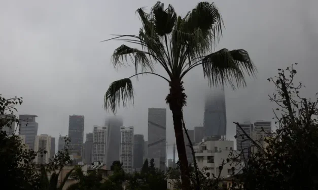 Cool, rainy weekend followed by shift to hot and dry weather