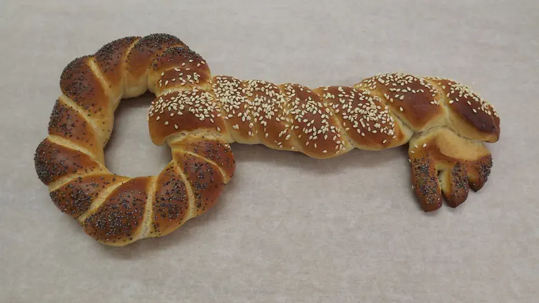 The secret of the “Schlissel Challah”