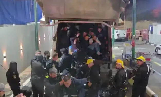 Rare footage: 68 illegal Palestinian Arab workers discovered crammed inside garbage truck