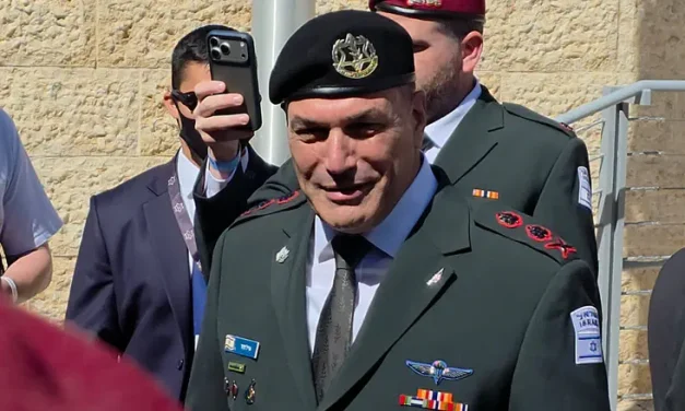 Watch: Chief of Staff’s message to paratroopers at Yad Vashem