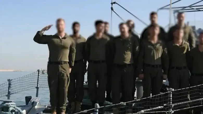 Watch: Soldiers honor the memory of the victims of the Holocaust