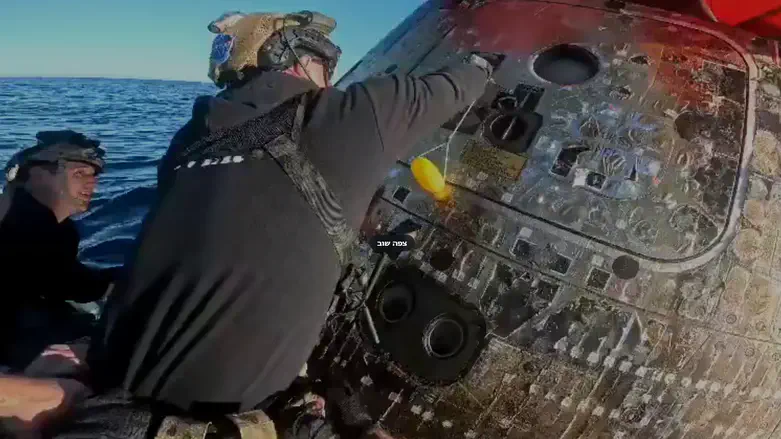 Helmet footage: Artemis 2 astronauts rescued from sea