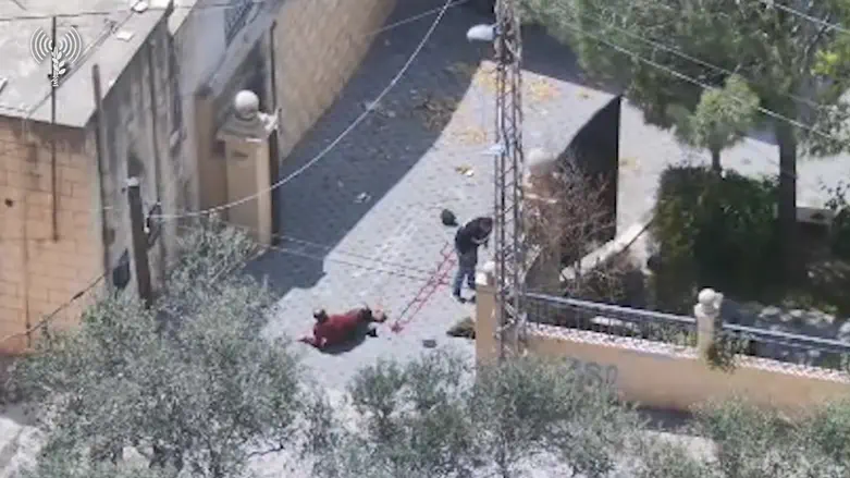 Watch: 3 Hezbollah terrorists surrender to IDF