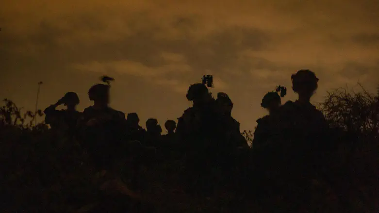 Ceasefire between Israel and Lebanon takes effect