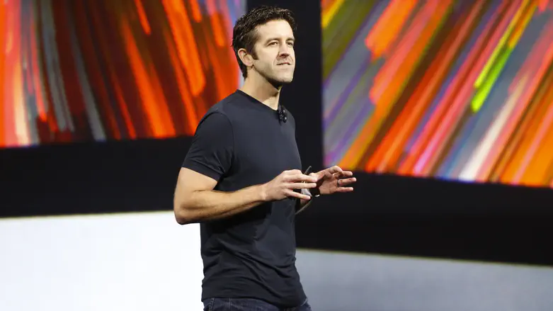 Apple names John Ternus as new CEO, Tim Cook to become executive chairman