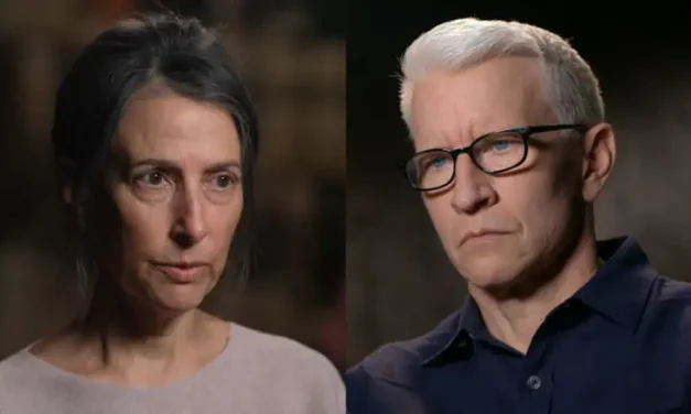 Watch: Anderson Cooper tearfully apologizes to Hersh’s mother
