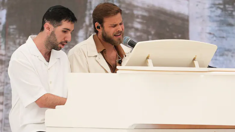 Captivity survivor and wounded warrior meet: ‘I could have only dreamed of playing here’