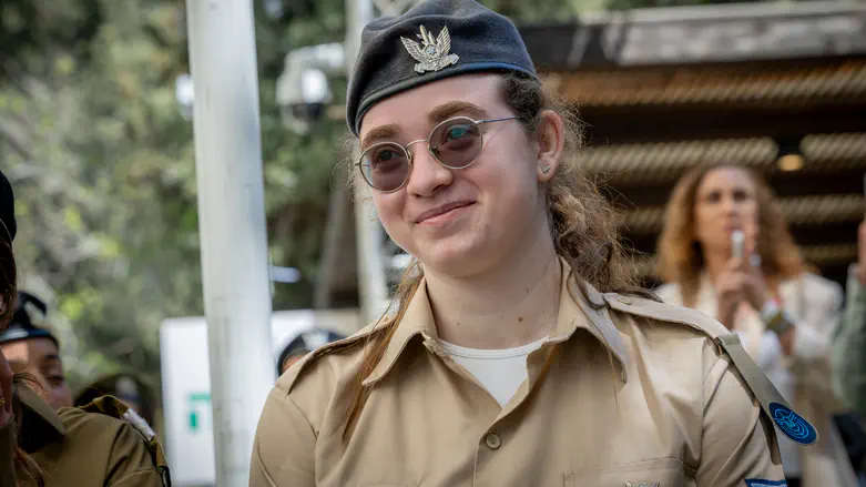 Former hostage Mia Leimberg named Outstanding Soldier