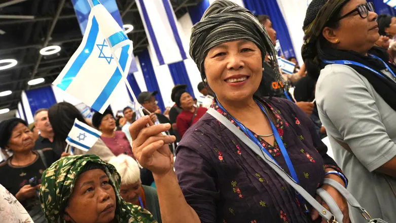 240 immigrants from India’s Bnei Menashe community arrive in Israel