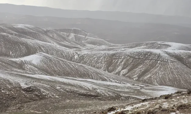 Spectacular footage: Hail covers the hills of Arad