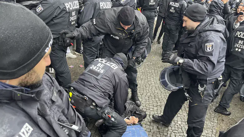 Germany: Trial opens for activists accused of targeting Israeli facility