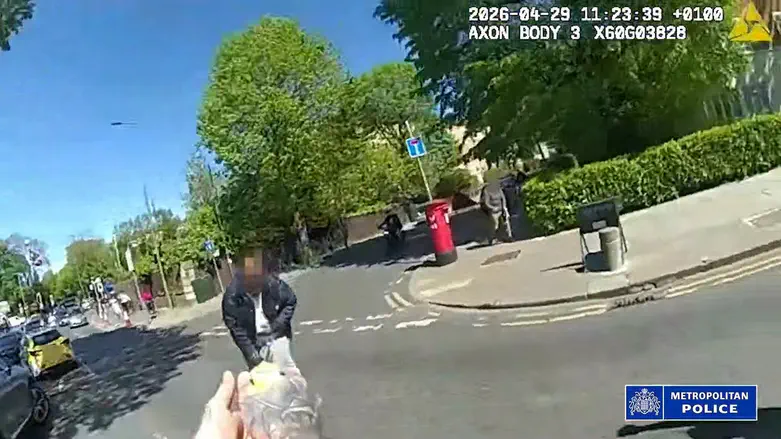 Dramatic bodycam footage: Police arrest suspect in antisemitic London knife attack