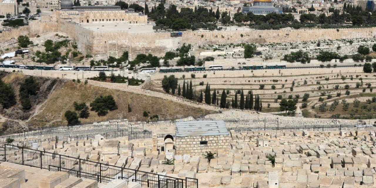 High Court orders state to explain failure to establish civil cemetery for Jerusalem residents