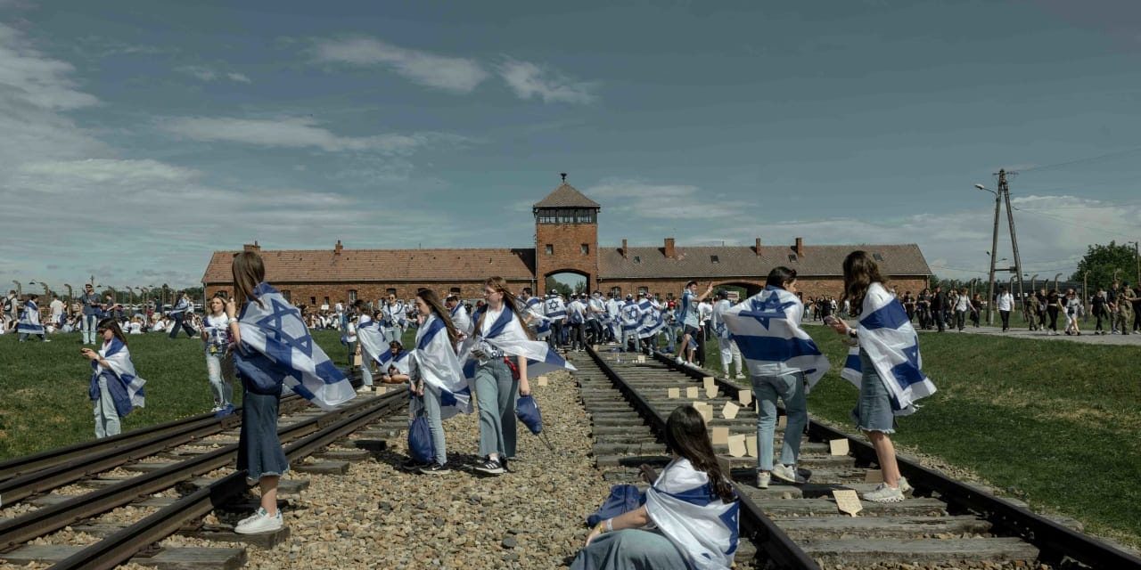 Thousands gather in Krakow to honor Holocaust survivors at March of the Living