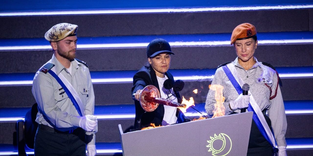 Thousands urge Israeli media to skip state Independence Day ceremony, air civilian alternative