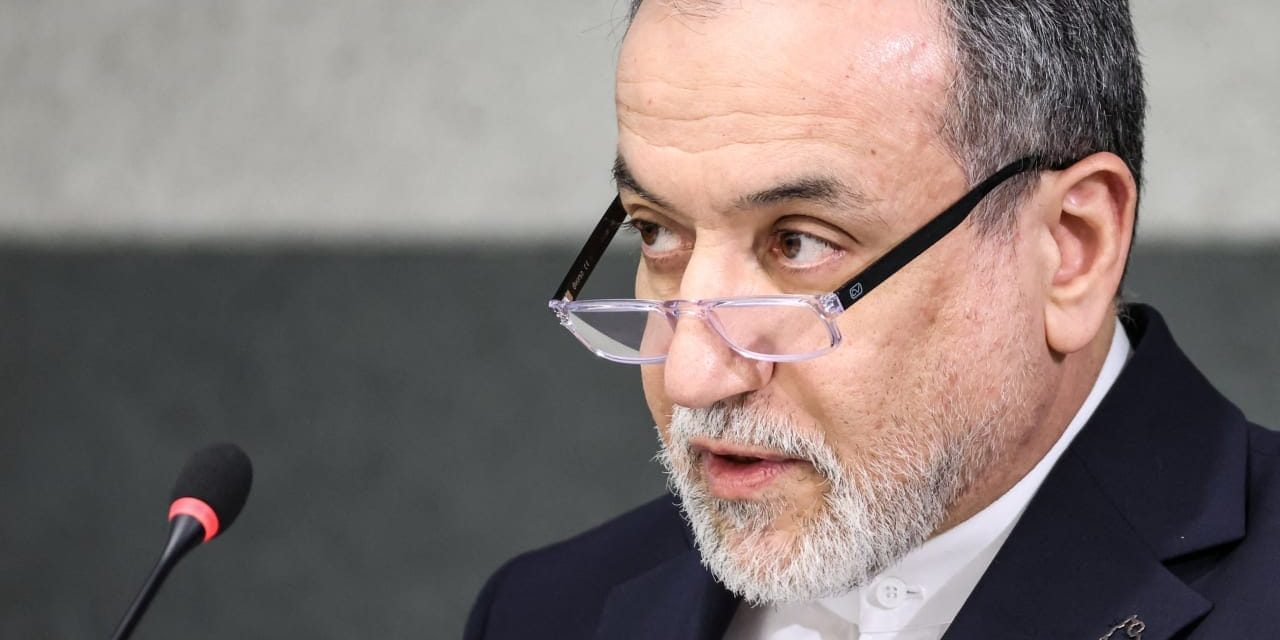 Iranian FM says US must choose between ceasefire, supporting Israeli action against Hezbollah