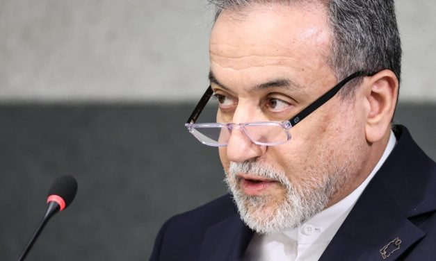 Iranian FM says US must choose between ceasefire, supporting Israeli action against Hezbollah