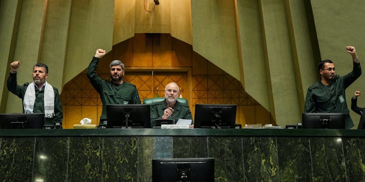 IRGC tightening grip as Iran faces economic collapse, internal rift – report