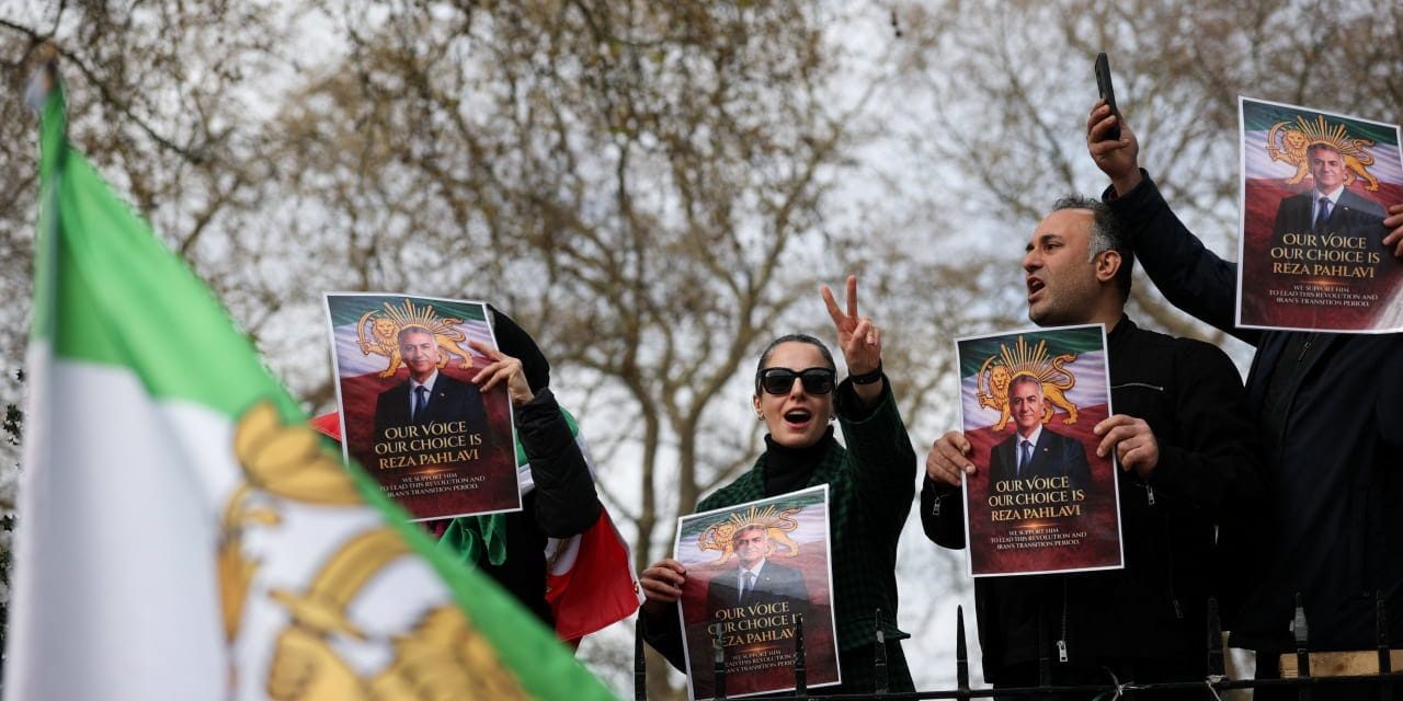 Iranians rally outside US embassies worldwide, urge continued pressure on Tehran