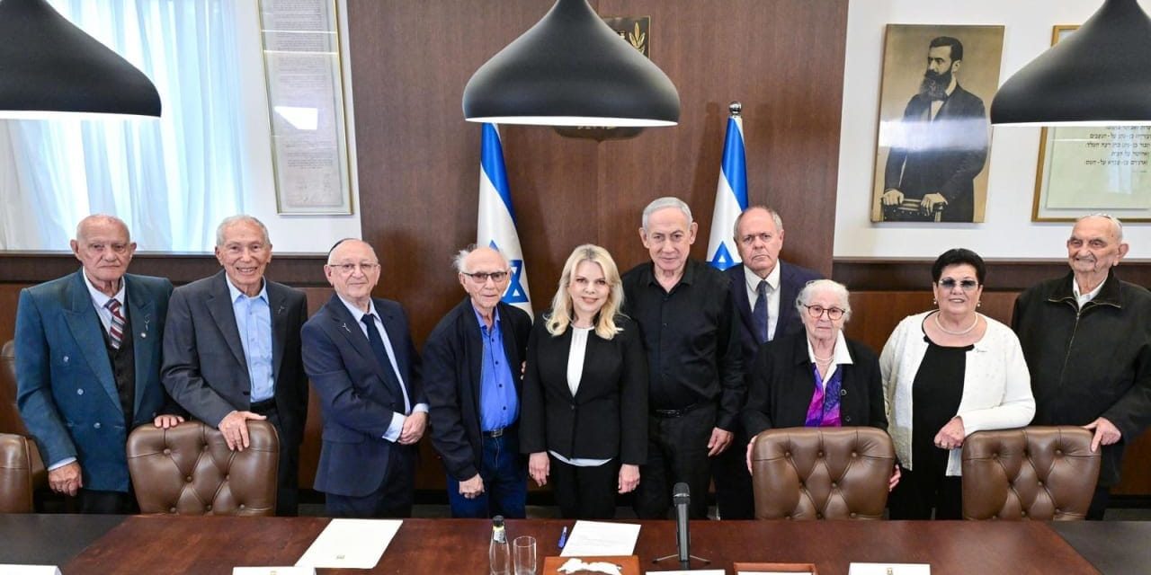 Netanyahu meets Holocaust survivors chosen to bear torches at Remembrance Day ceremony