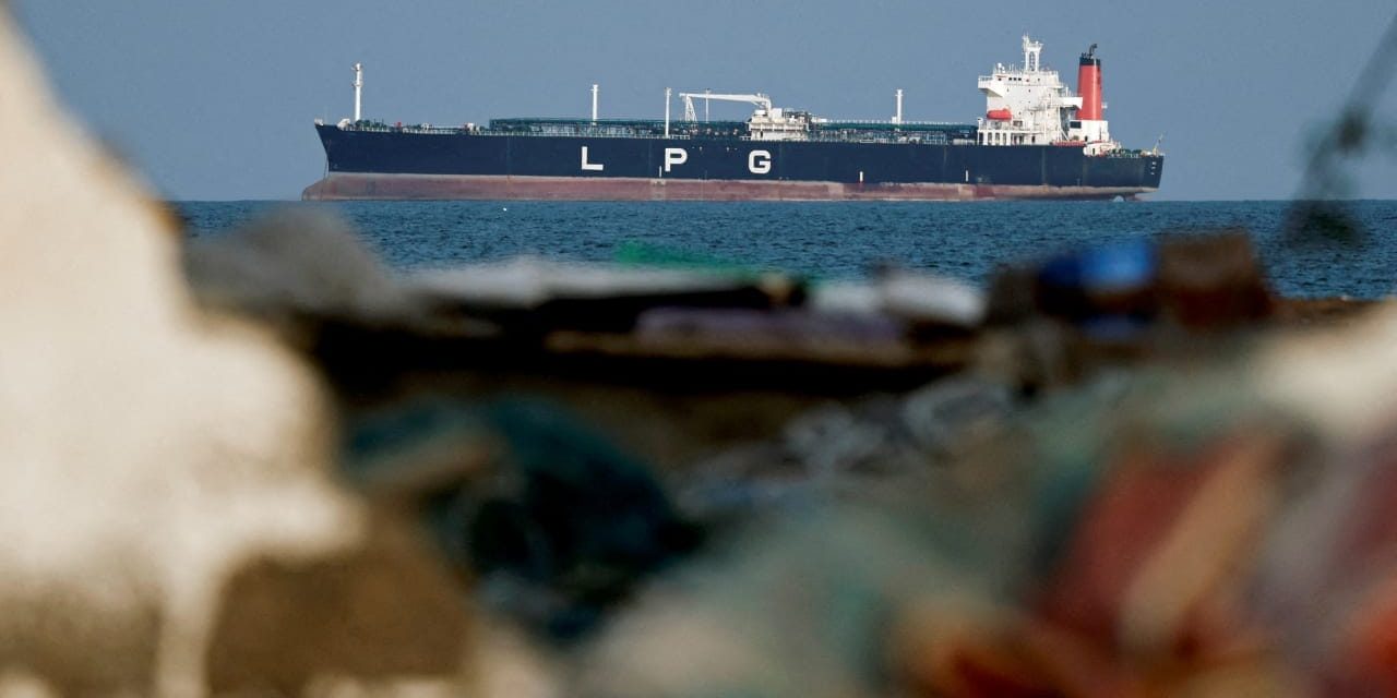 Chinese tanker sanctioned by US crosses Strait of Hormuz despite blockade