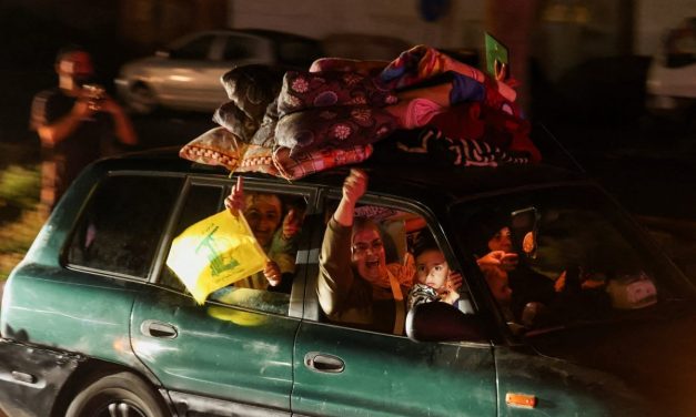 Lebanese civilians force past barriers to reach southern Lebanon despite IDF warnings